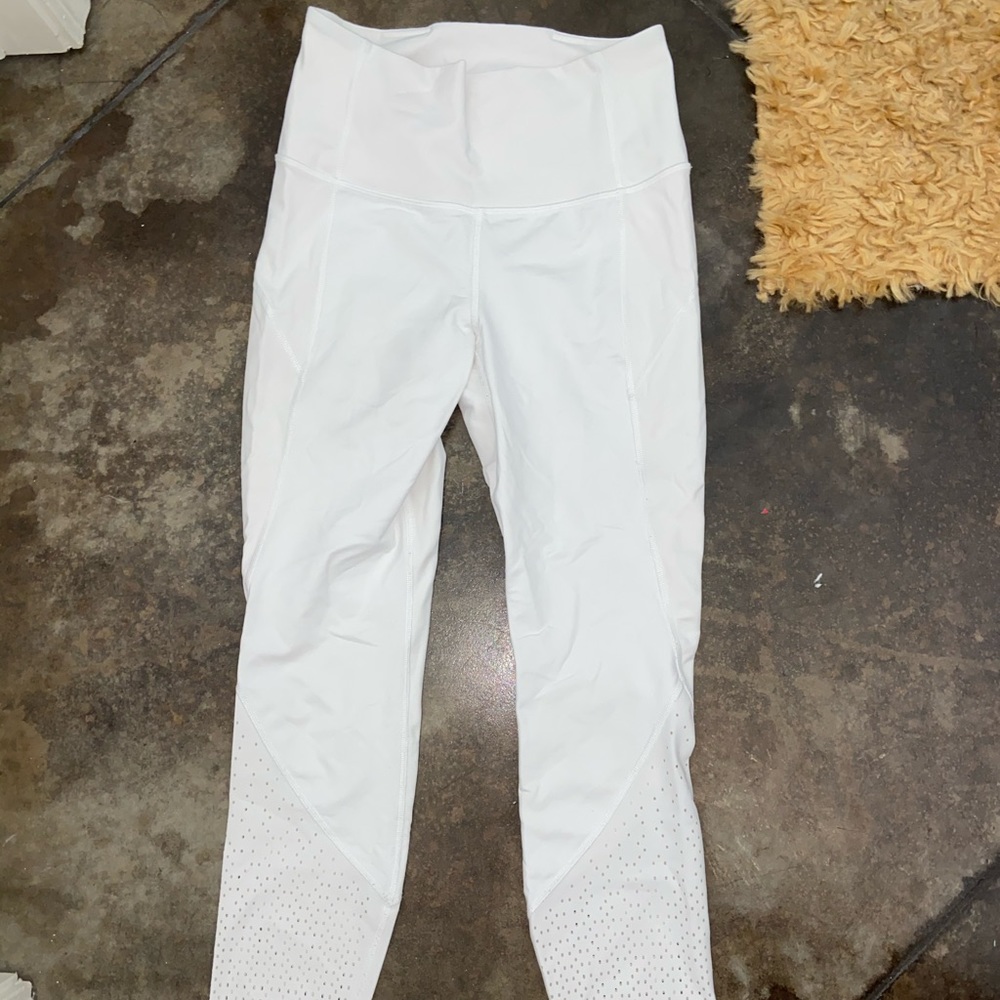 White lululemon leggings